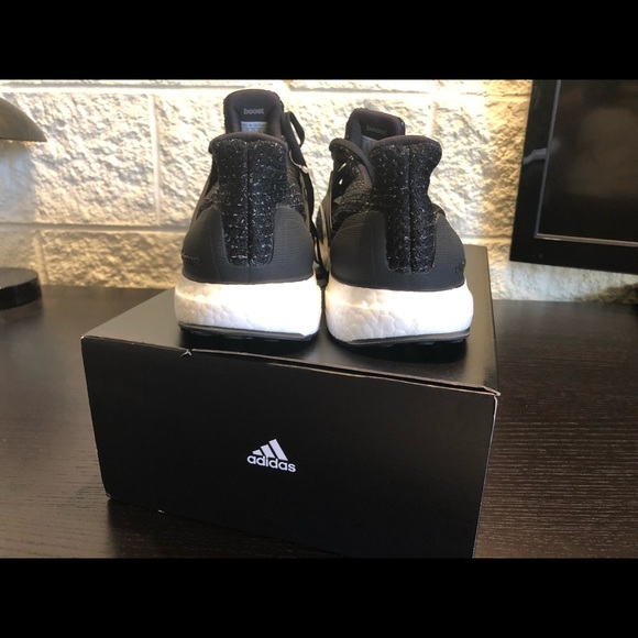 Adidas UltraBOOST - Picture 2 of 4